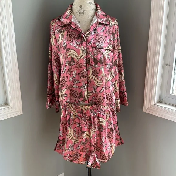 Free People Pillow Talk floral banana print poly short set pajamas EUC size M - Picture 2 of 9